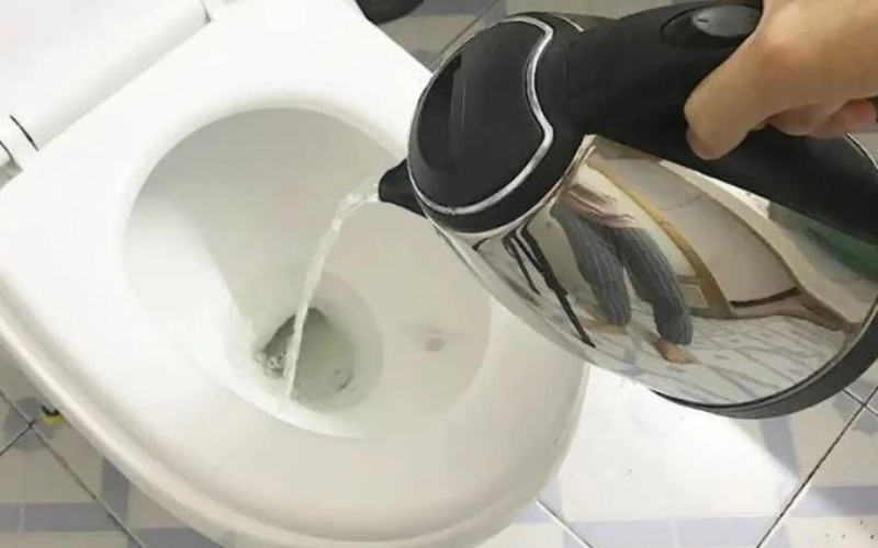 5 sai lầm khi tự thông cống tại nhà