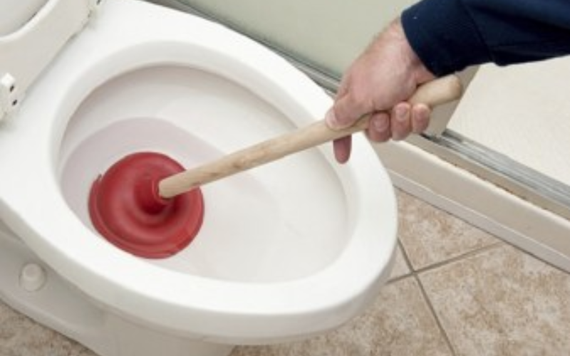 Dụng cụ thông cống thoát nước