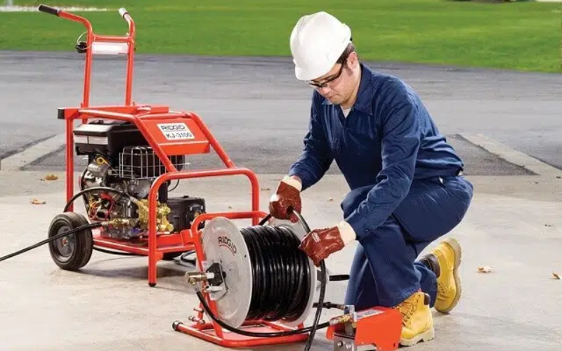 Dụng cụ thông cống thoát nước