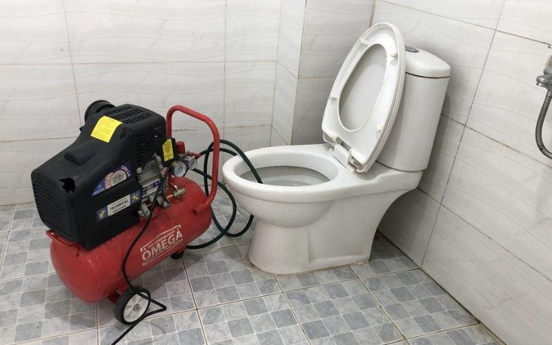 thông tắc bồn cầu